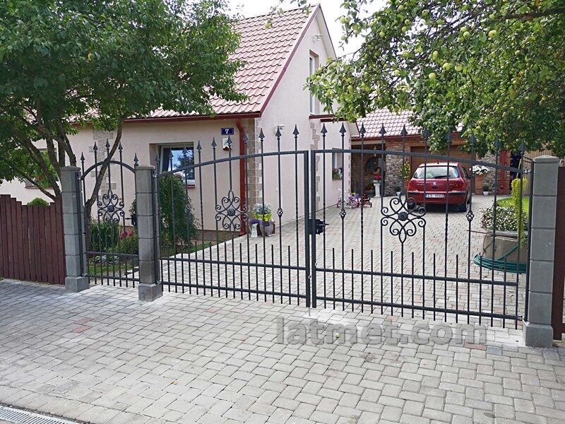 Individuāla dizaina kalti autotransporta vārti