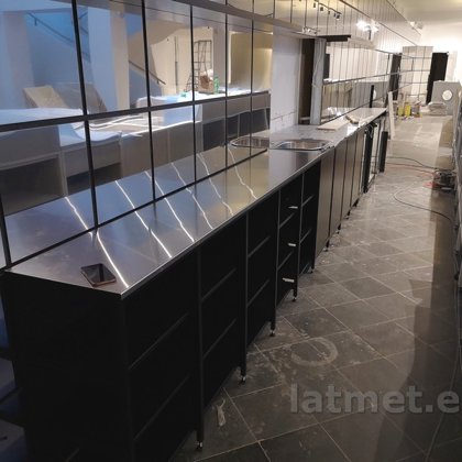 Bāra plaukts ražots Lat Met metālapstrādes cehā