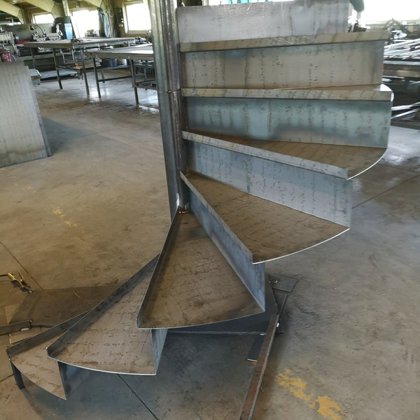 Vītņu veida kāpņu ražošana