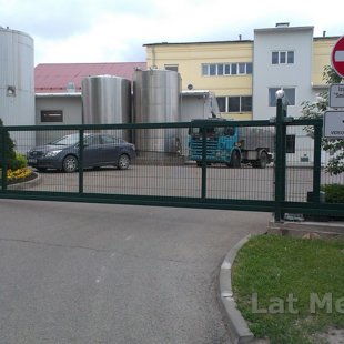 Bīdāmi vārti ar 3D aizpildījumu, Smiltenes piens