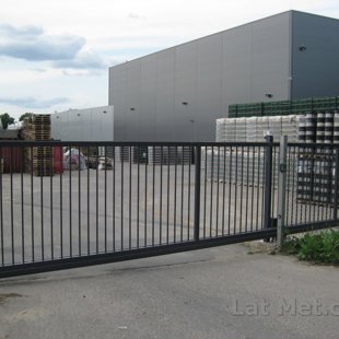 Industriālas nozīmes bīdāmi vārti ar profilveida cauruļu aizpildījumu, Cēus alu