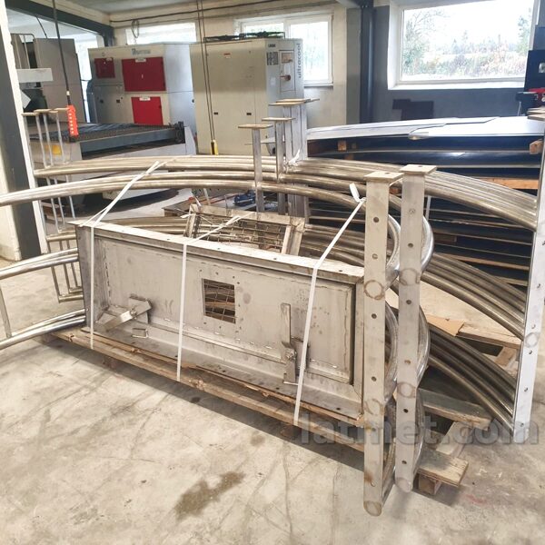 Nerūsējoša tērauda detaļu ražošana - metro Zviedrijā, jūras bākām Somijā 2025