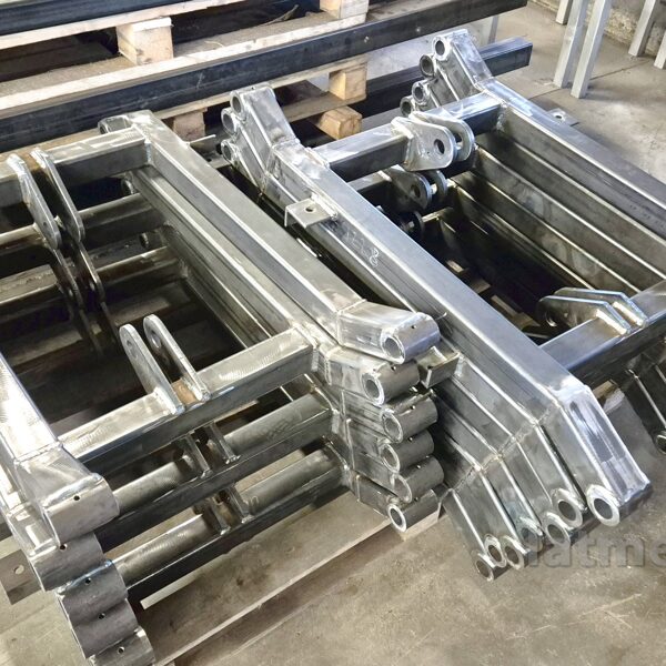 Detaļas ražošanas procesā pirms krāsošanas