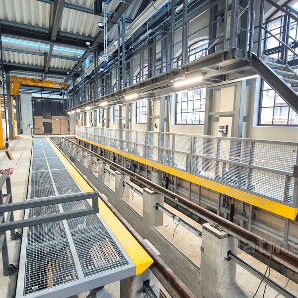 Paceļamas tramvaja apkalpes platformas Rīgas satiksme 2025