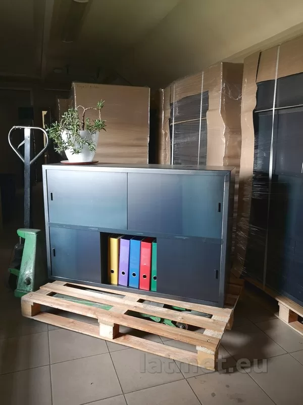 Metāla plauktu ražošana