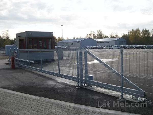 Industriālas nozīmes bīdāmi vārti, Transporta kompānija KURBADS, Rīga