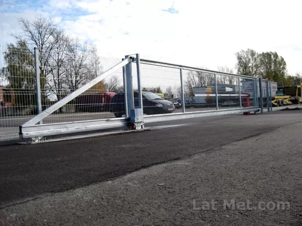 Industriālas nozīmes bīdāmi vārti, Transporta kompānija KURBADS, Rīga