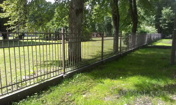 Metāla nožogojums ar sausā betona pasētām, Jūrmala