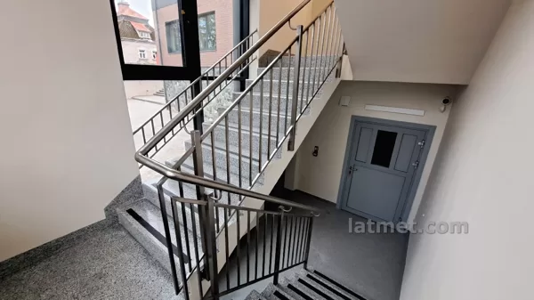 Smiltene, daudzfunkcionāls sociālao pakalpojumu centrs, nerūsējošā tērauda margas