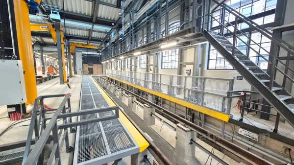 Paceļamas tramvaja apkalpes platformas Rīgas satiksme 2025